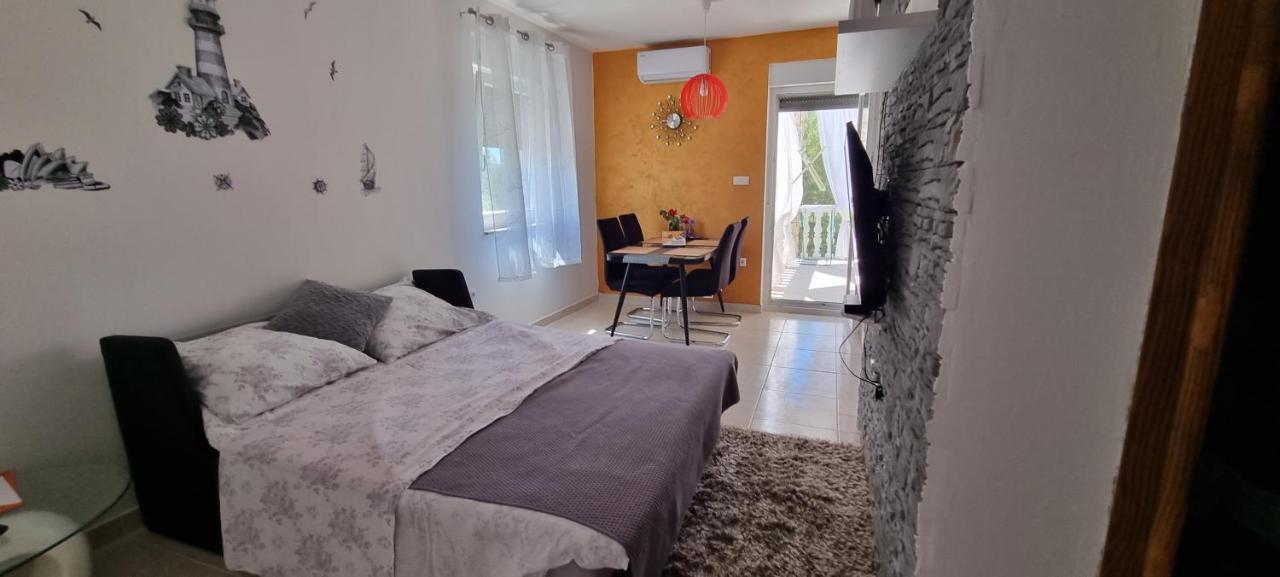 Apartments Adriana Bilice Esterno foto